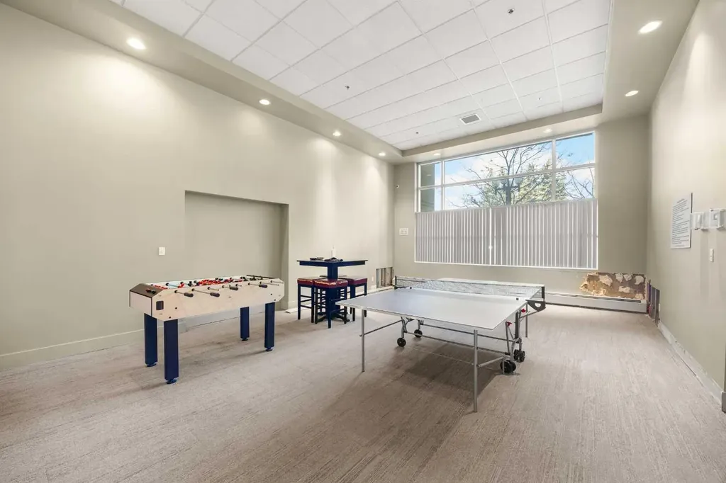 1121 6 Avenue SW Calgary AB T2P 5J4