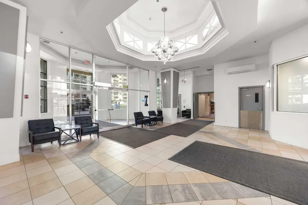 1121 6 Avenue SW Calgary AB T2P 5J4