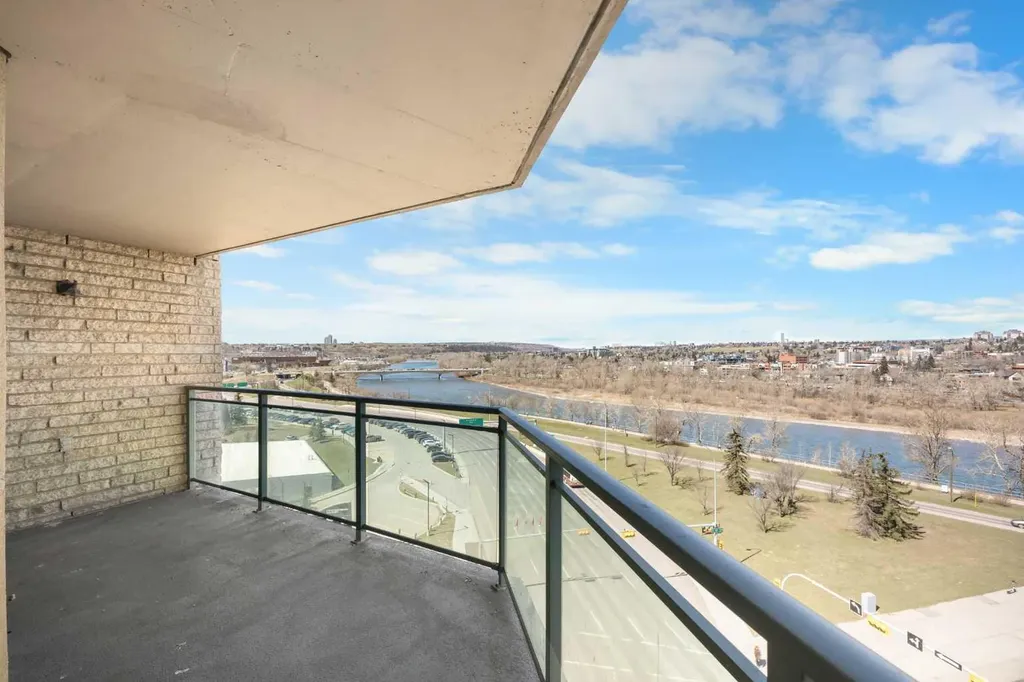1121 6 Avenue SW Calgary AB T2P 5J4