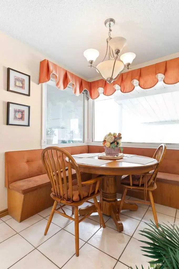 334 5 Street SE Redcliff AB T0J 2P2