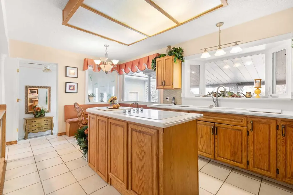 334 5 Street SE Redcliff AB T0J 2P2