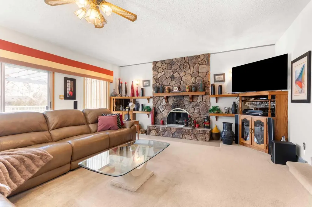 334 5 Street SE Redcliff AB T0J 2P2