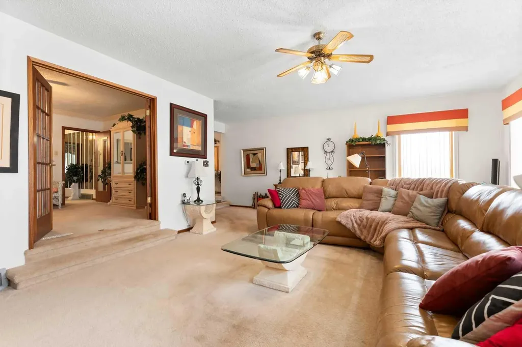 334 5 Street SE Redcliff AB T0J 2P2