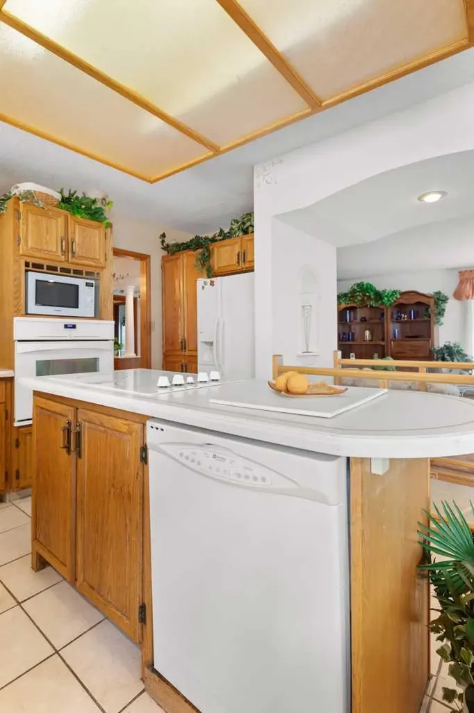 334 5 Street SE Redcliff AB T0J 2P2