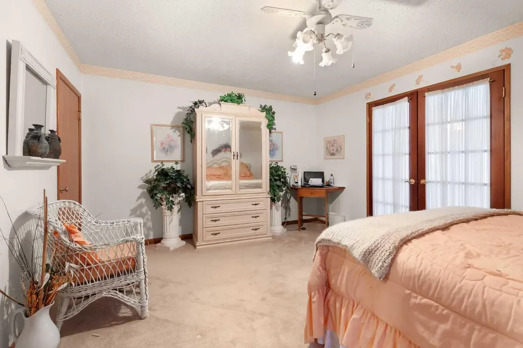 334 5 Street SE Redcliff AB T0J 2P2