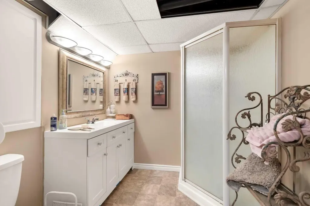 334 5 Street SE Redcliff AB T0J 2P2