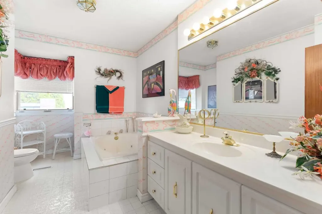 334 5 Street SE Redcliff AB T0J 2P2