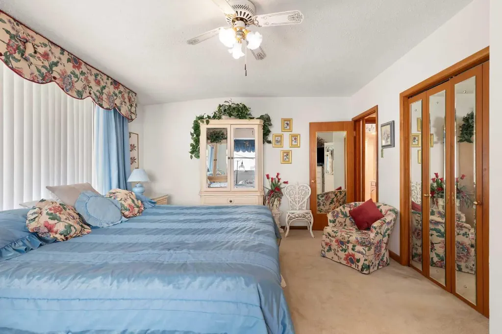 334 5 Street SE Redcliff AB T0J 2P2