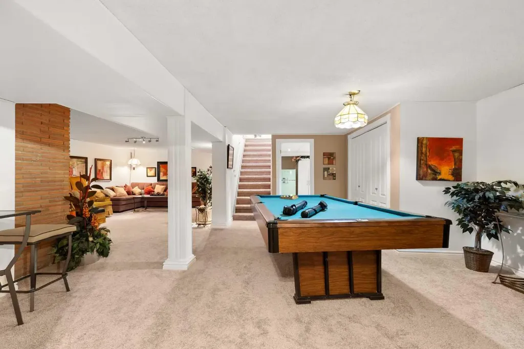 334 5 Street SE Redcliff AB T0J 2P2