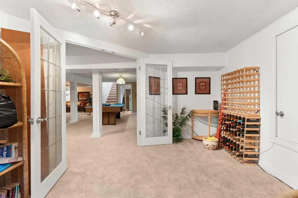 334 5 Street SE Redcliff AB T0J 2P2