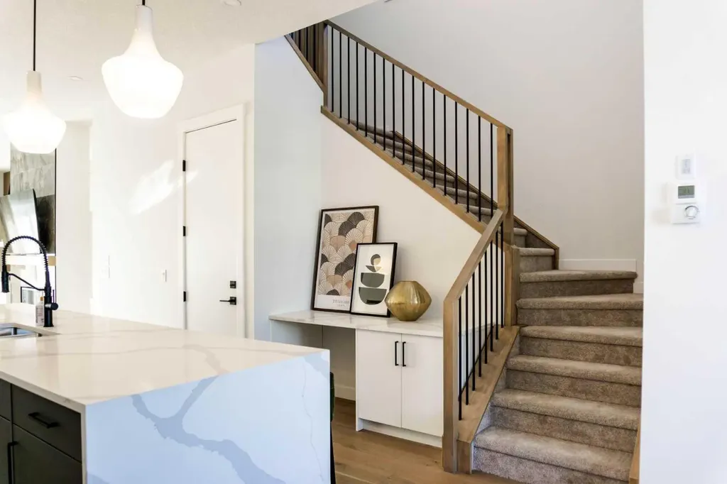 1141 Richland Road NE Calgary AB T2E 5M3