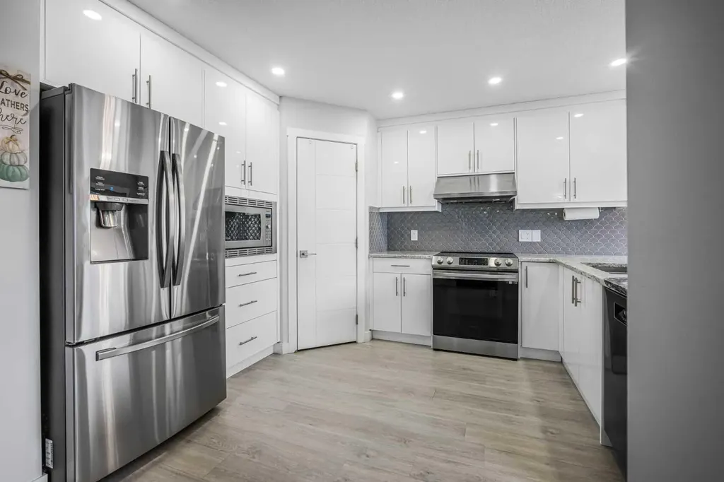 31 Saddleback Way NE Calgary AB T3J 4K4