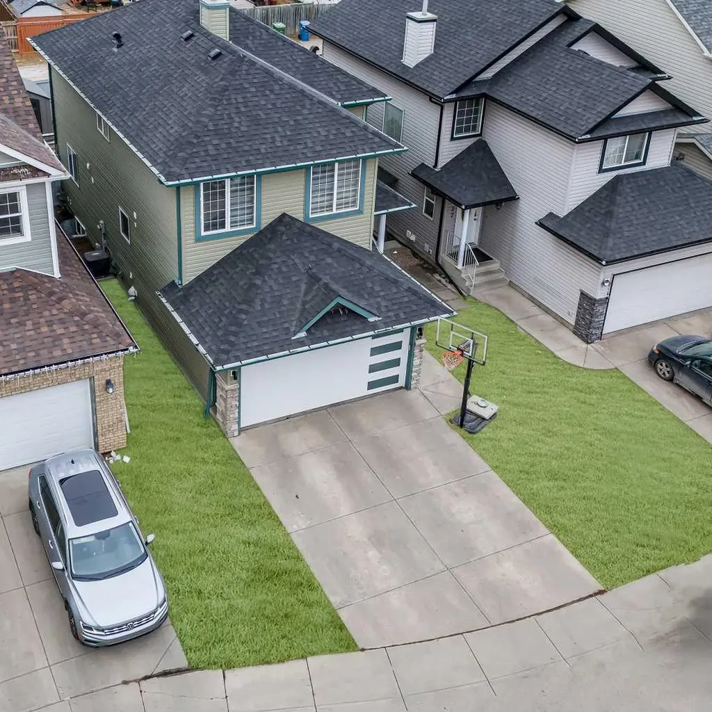 31 Saddleback Way NE Calgary AB T3J 4K4