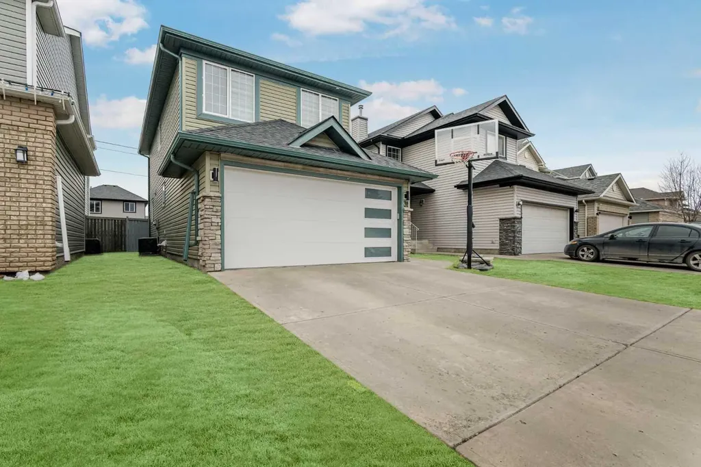 31 Saddleback Way NE Calgary AB T3J 4K4