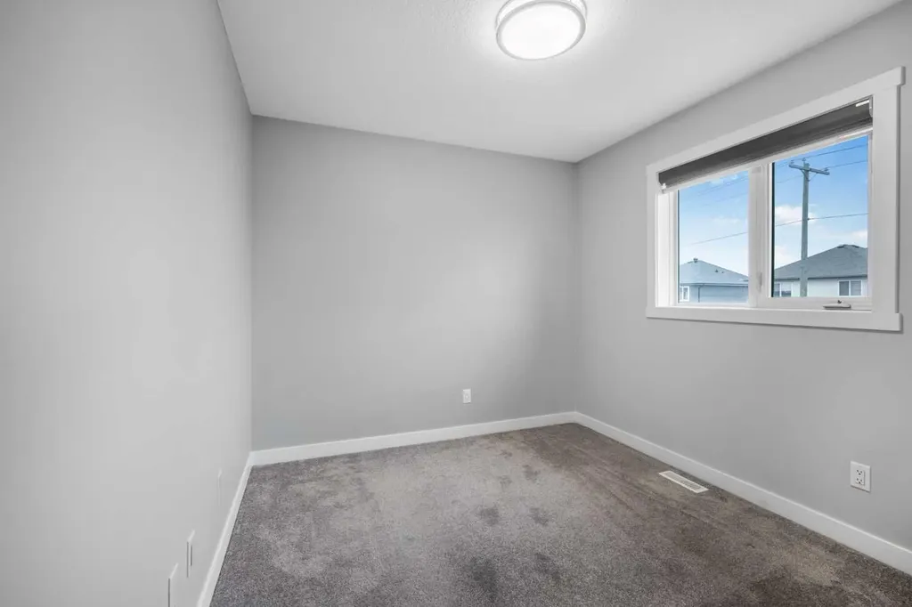 31 Saddleback Way NE Calgary AB T3J 4K4