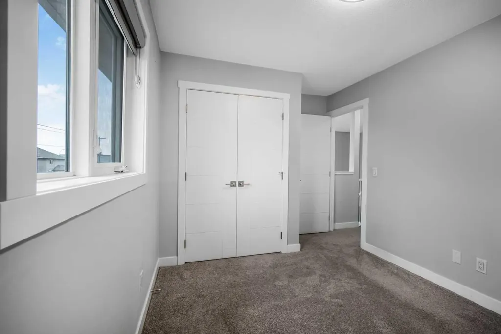 31 Saddleback Way NE Calgary AB T3J 4K4