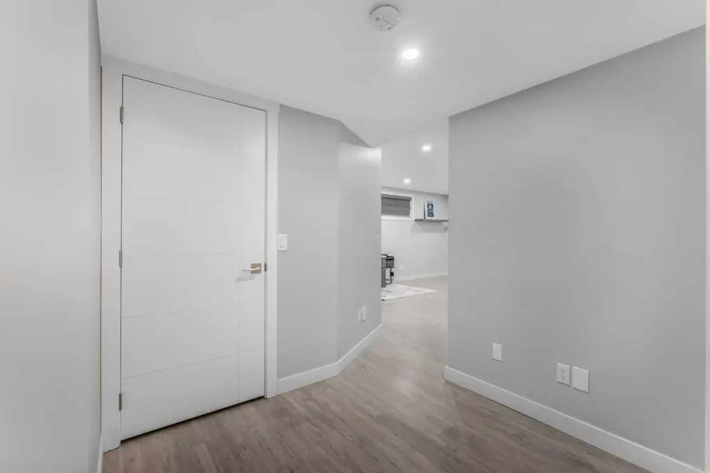 31 Saddleback Way NE Calgary AB T3J 4K4