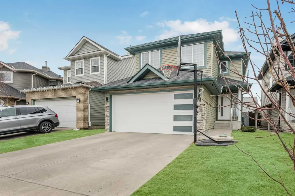 31 Saddleback Way NE Calgary AB T3J 4K4