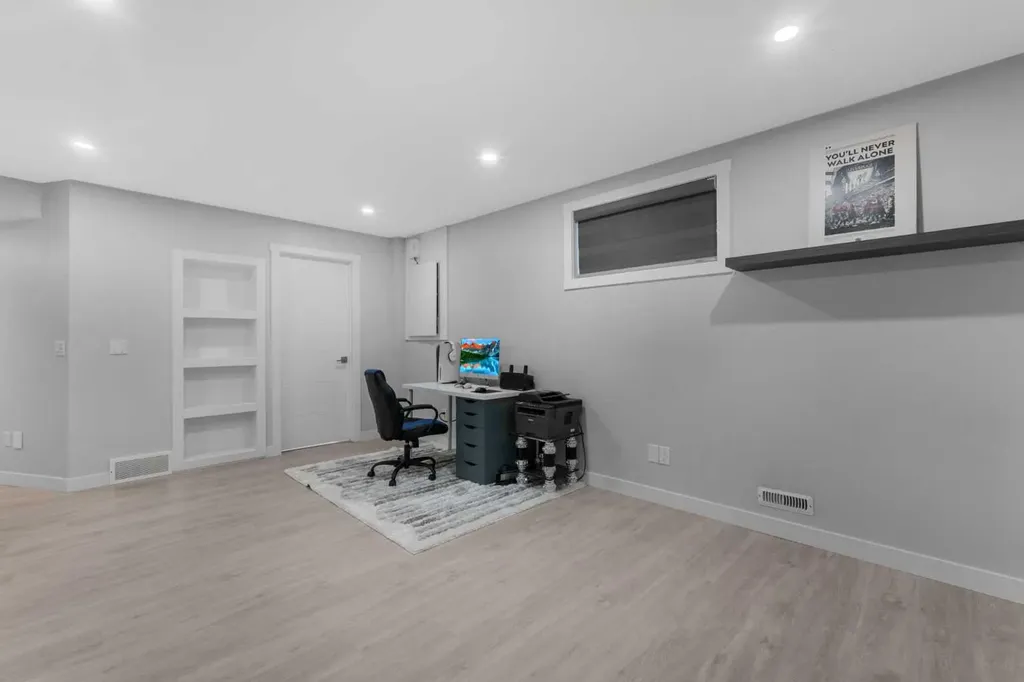 31 Saddleback Way NE Calgary AB T3J 4K4