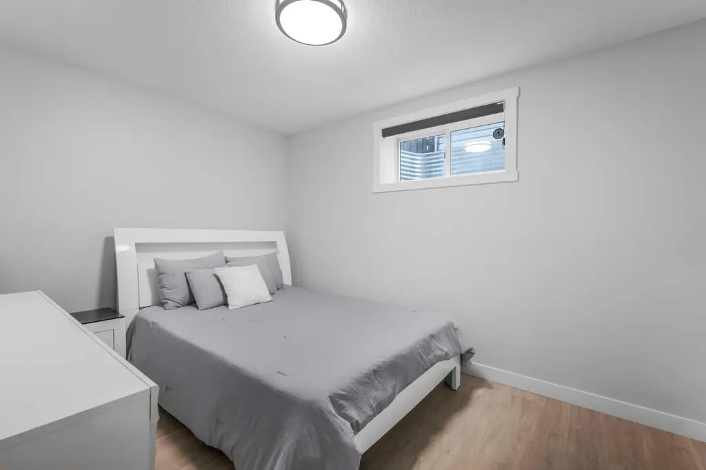 31 Saddleback Way NE Calgary AB T3J 4K4