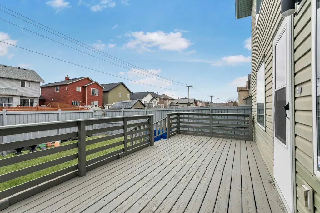 31 Saddleback Way NE Calgary AB T3J 4K4