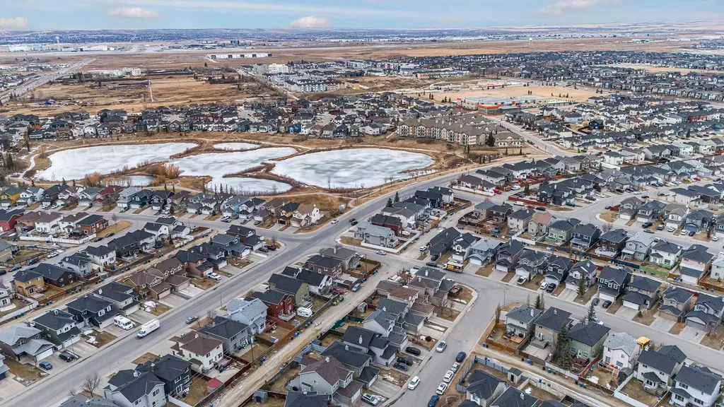 31 Saddleback Way NE Calgary AB T3J 4K4