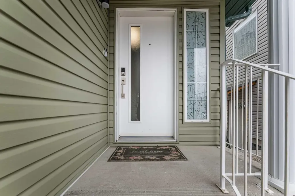 31 Saddleback Way NE Calgary AB T3J 4K4