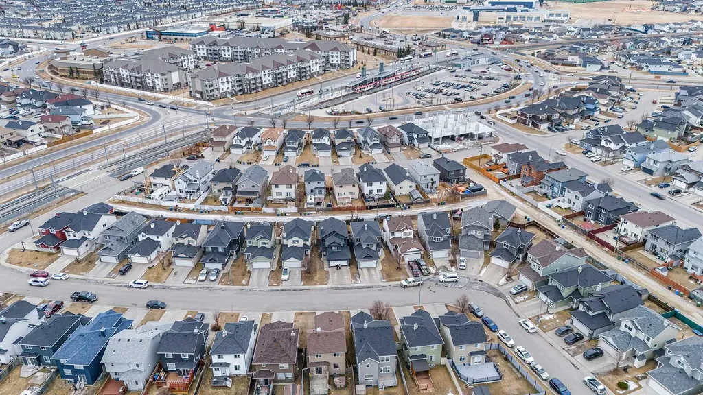 31 Saddleback Way NE Calgary AB T3J 4K4