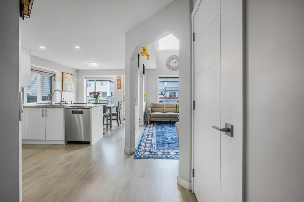 31 Saddleback Way NE Calgary AB T3J 4K4