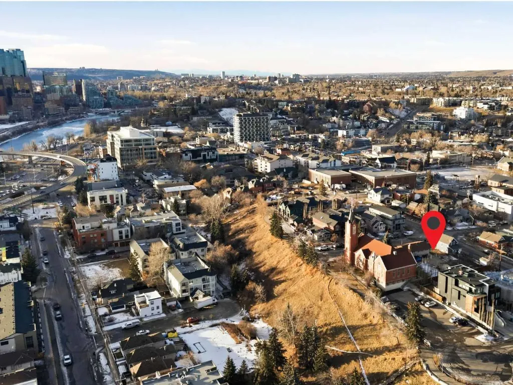 68 7 Street NE Calgary AB T2E 4B7