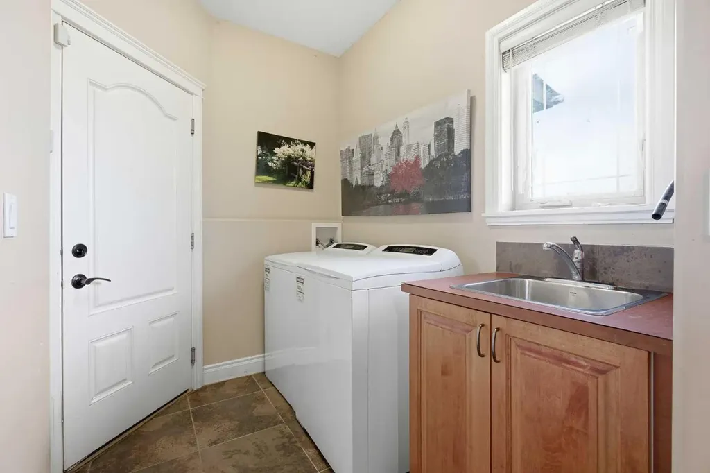 280135 Township Road 242 SE Chestermere AB T1X 0M5