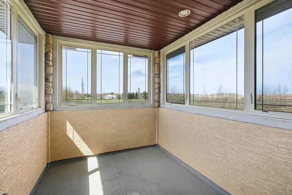 280135 Township Road 242 SE Chestermere AB T1X 0M5