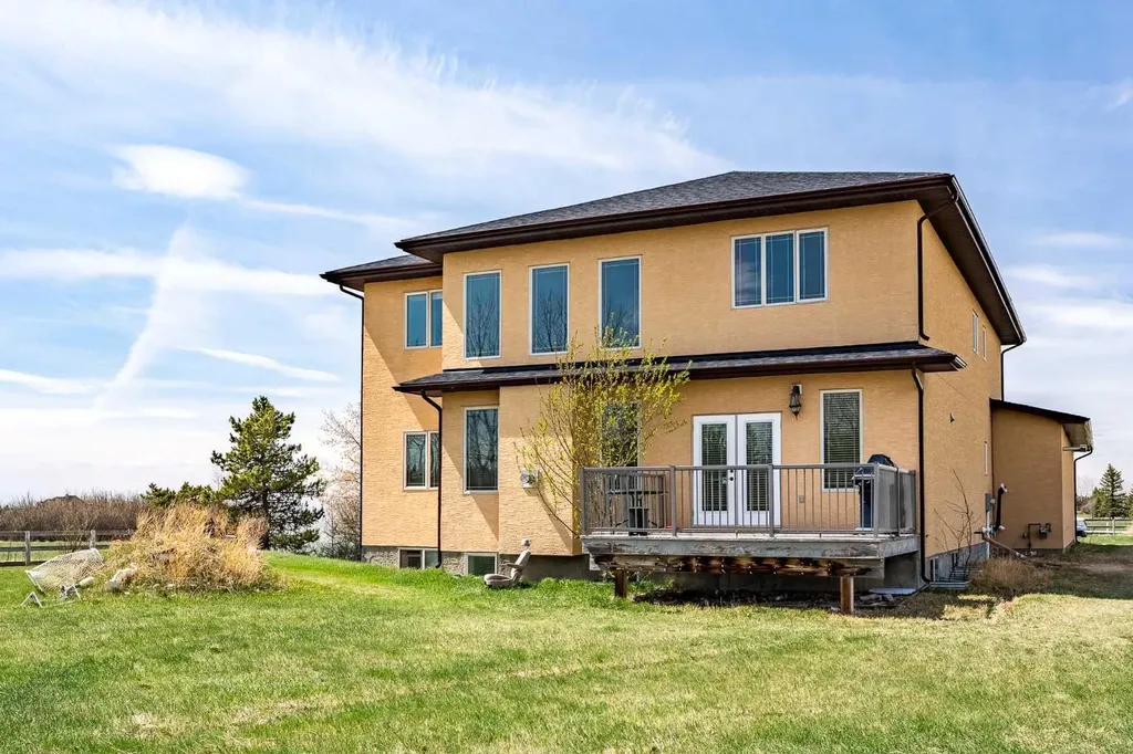 280135 Township Road 242 SE Chestermere AB T1X 0M5