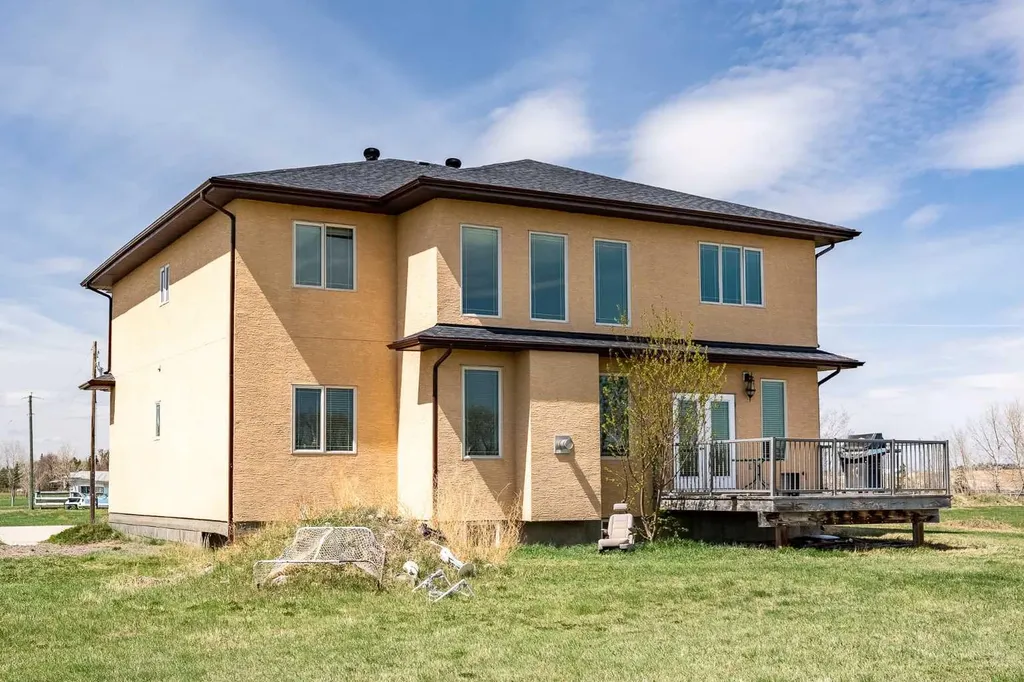 280135 Township Road 242 SE Chestermere AB T1X 0M5