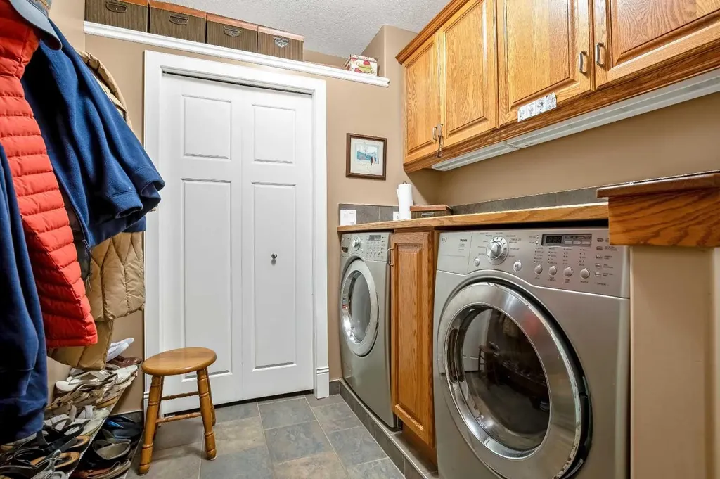 1126 Highland Green View NW High River AB T1V 1X1