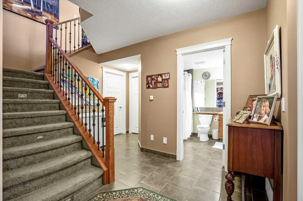 1126 Highland Green View NW High River AB T1V 1X1