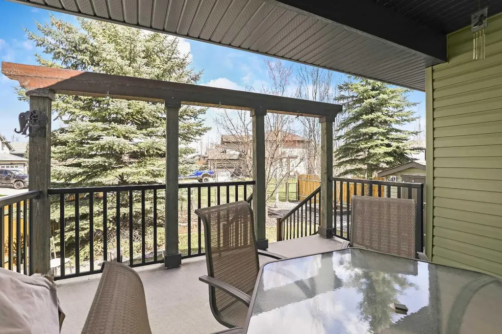 1126 Highland Green View NW High River AB T1V 1X1