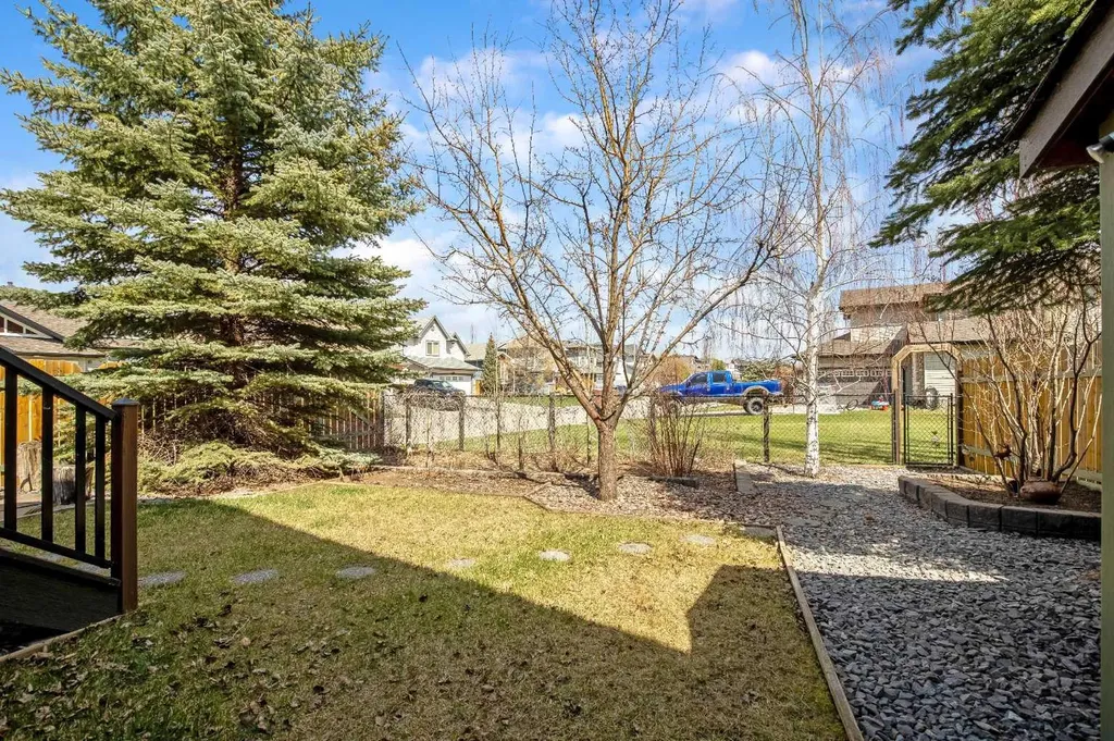 1126 Highland Green View NW High River AB T1V 1X1