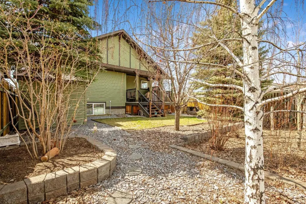 1126 Highland Green View NW High River AB T1V 1X1