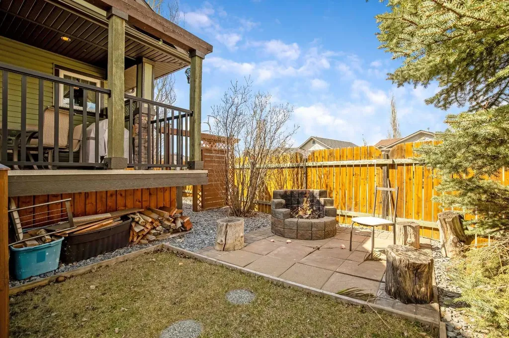 1126 Highland Green View NW High River AB T1V 1X1