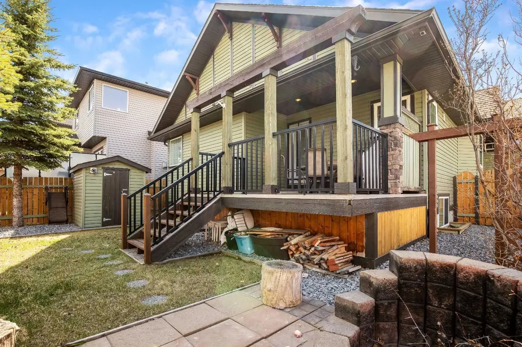 1126 Highland Green View NW High River AB T1V 1X1