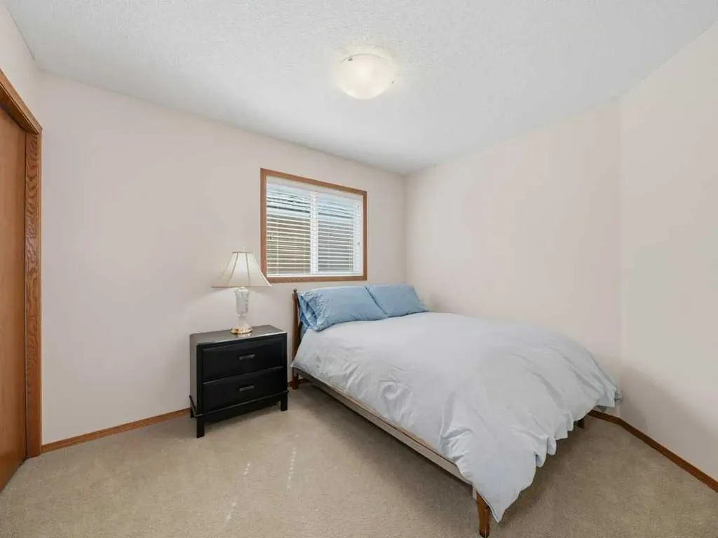 152 Waterstone Place SE Airdrie AB T4B 2G1