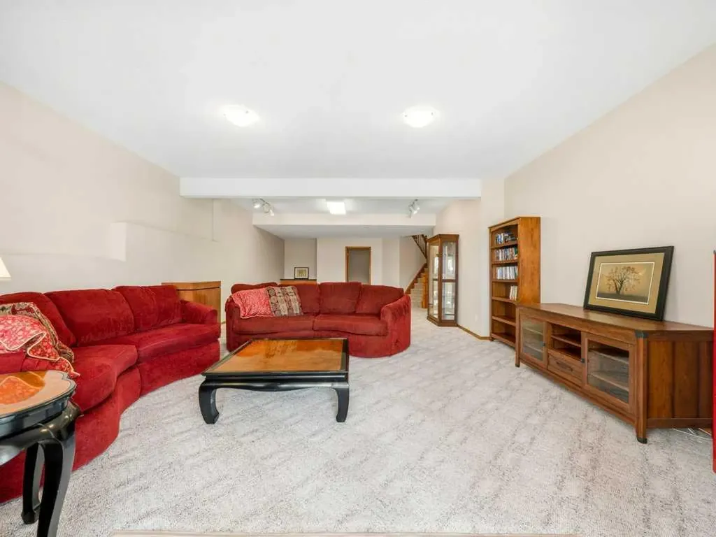 152 Waterstone Place SE Airdrie AB T4B 2G1