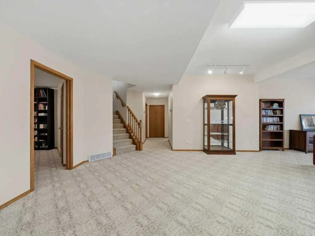 152 Waterstone Place SE Airdrie AB T4B 2G1