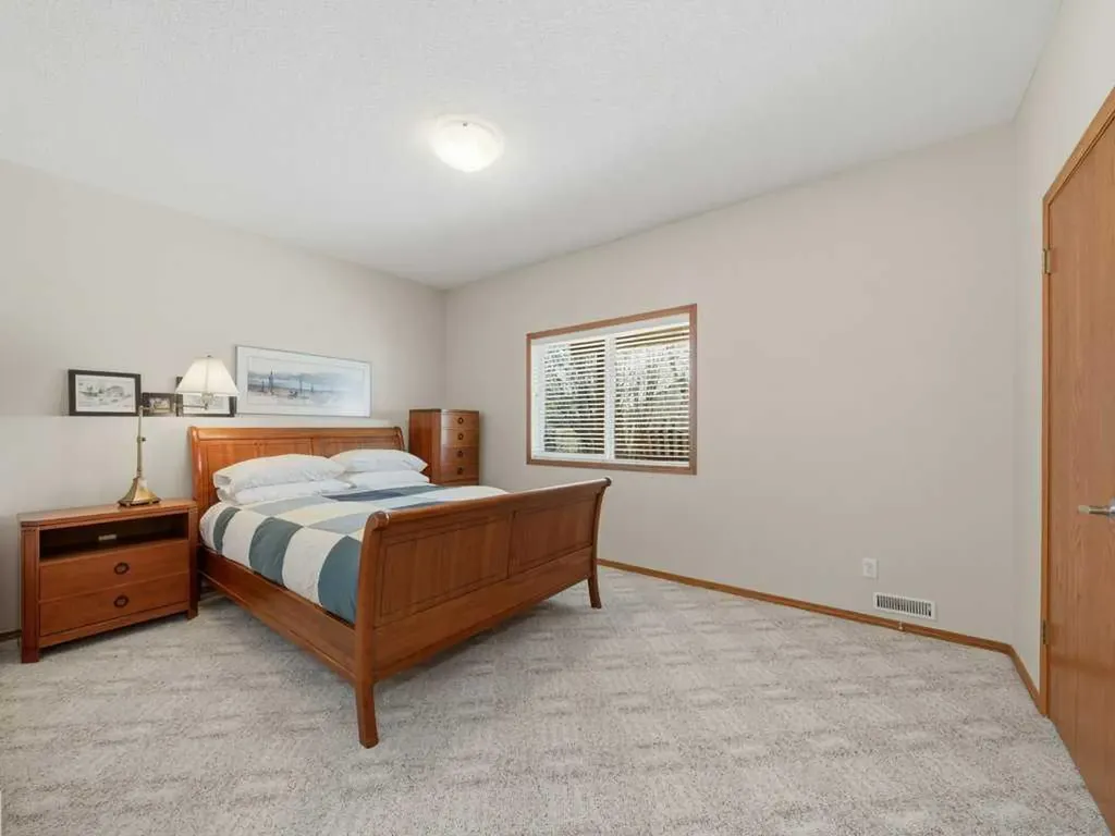 152 Waterstone Place SE Airdrie AB T4B 2G1