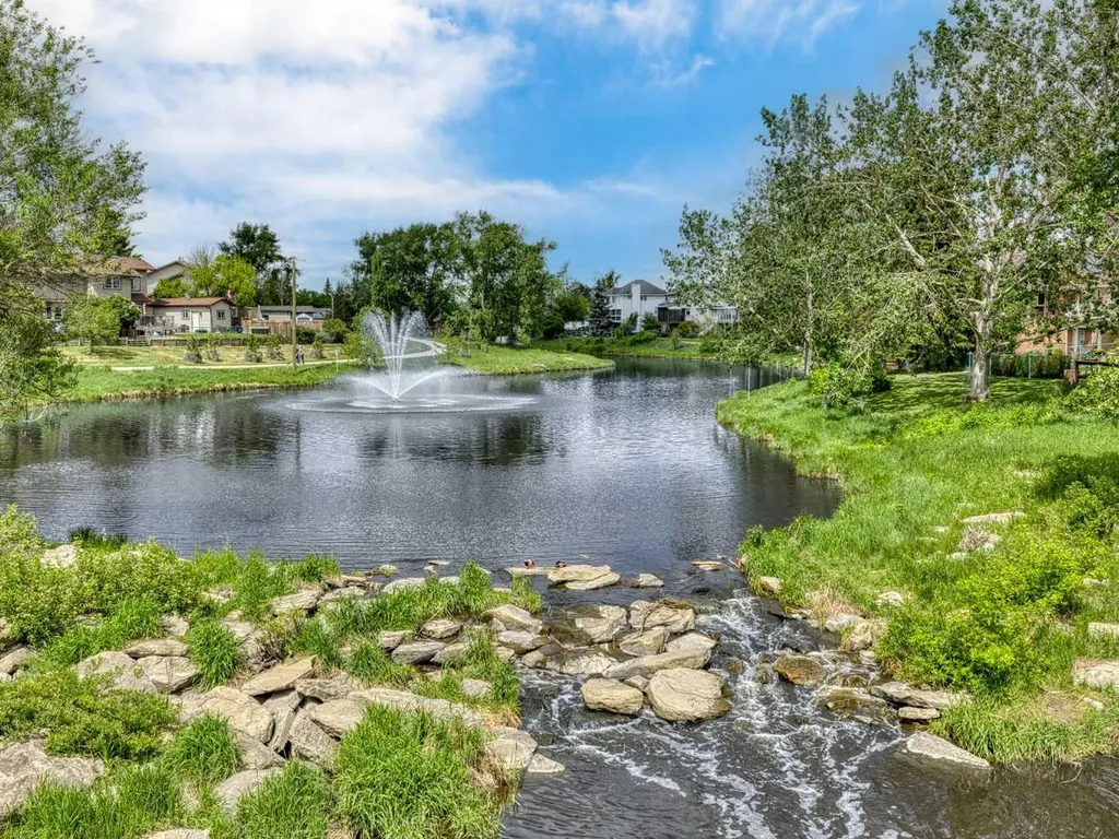 152 Waterstone Place SE Airdrie AB T4B 2G1