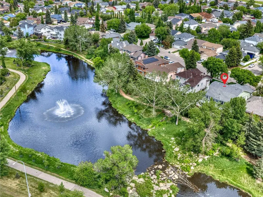 152 Waterstone Place SE Airdrie AB T4B 2G1