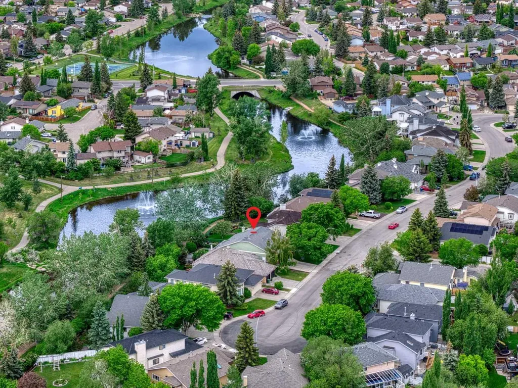 152 Waterstone Place SE Airdrie AB T4B 2G1