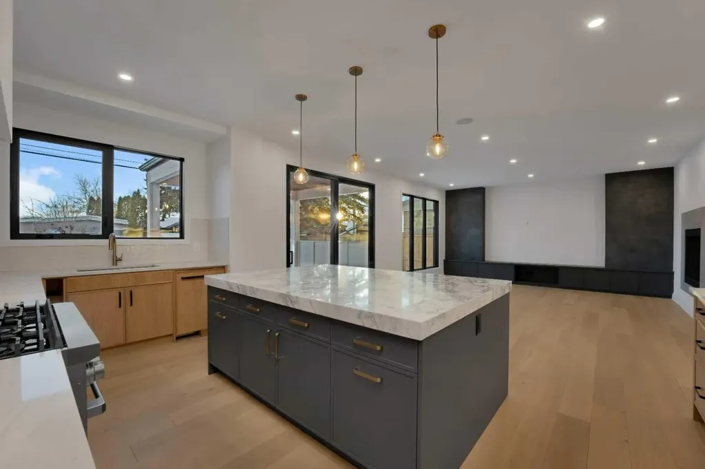 3511 34 Avenue SW Calgary AB T3E0Z6