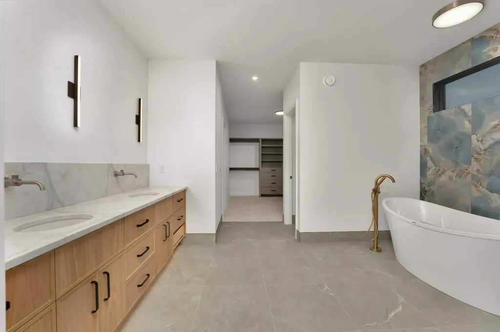 3511 34 Avenue SW Calgary AB T3E0Z6